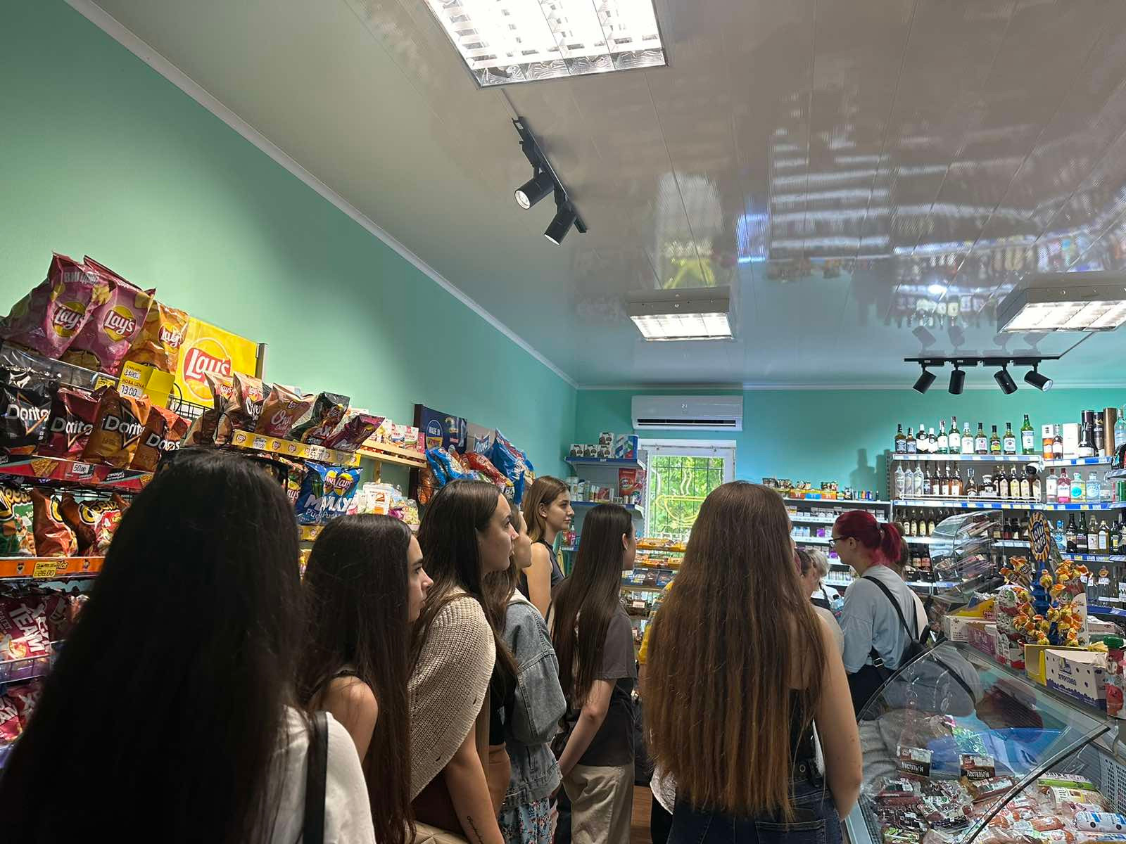 Екскурсія в магазин продовольчих товарів
